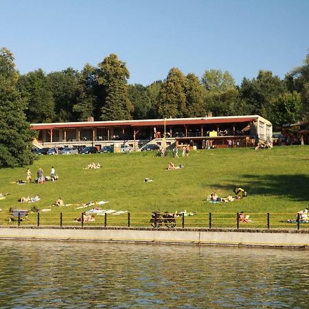 Restaurace Penzion Pod Sumarnikem Tvarozna Lhota Bagian luar foto
