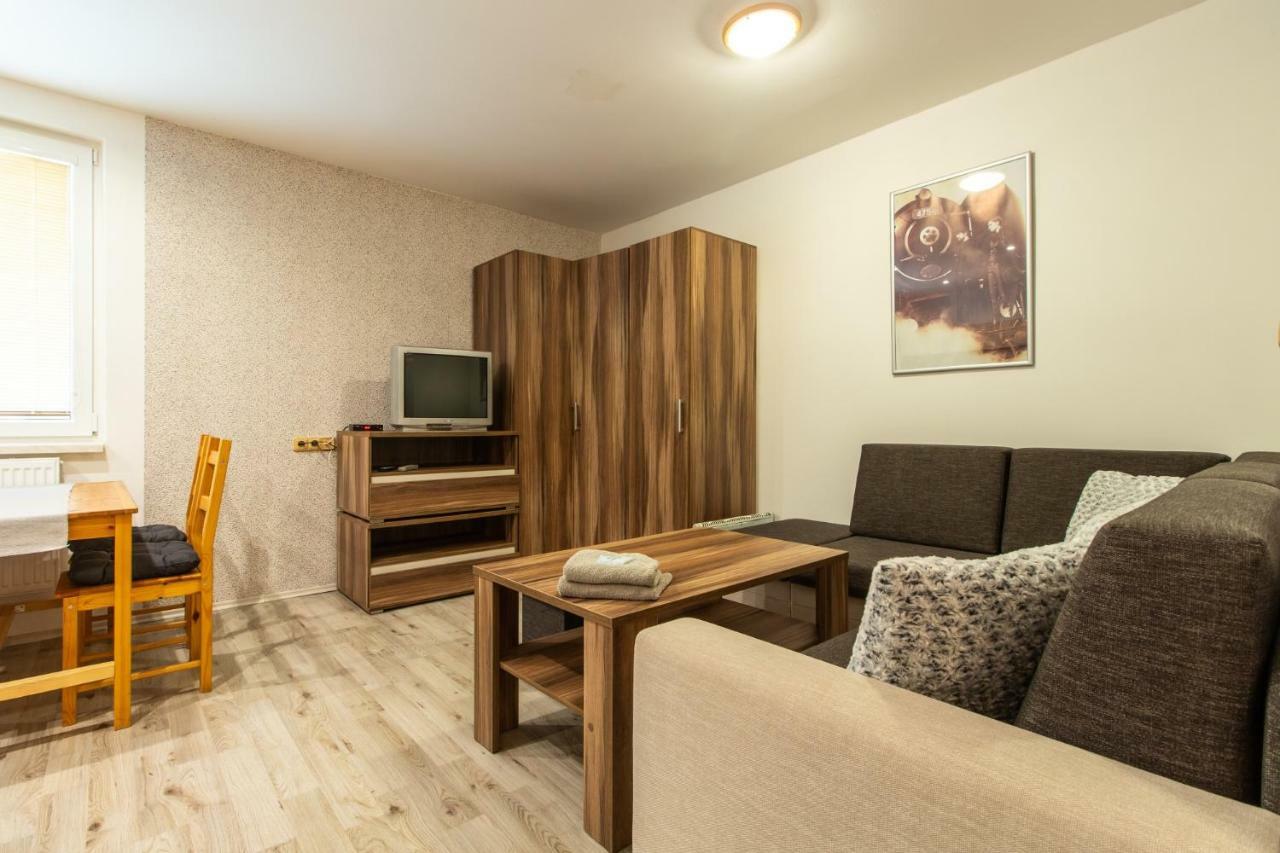 Restaurace Penzion Pod Sumarnikem Tvarozna Lhota Bagian luar foto