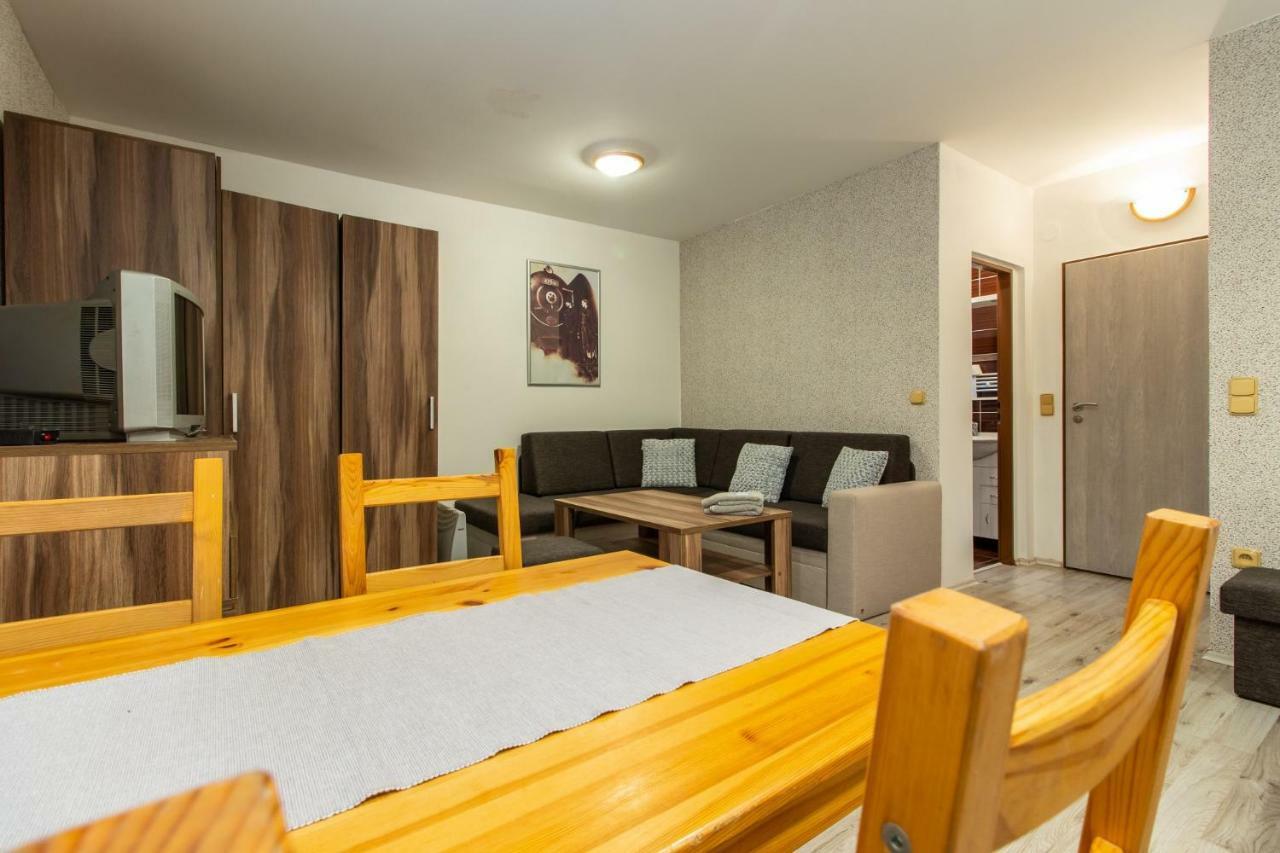 Restaurace Penzion Pod Sumarnikem Tvarozna Lhota Bagian luar foto