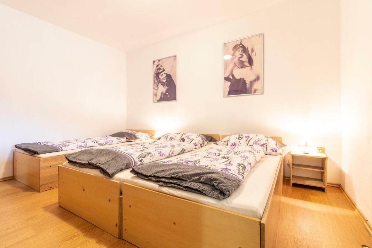 Restaurace Penzion Pod Sumarnikem Tvarozna Lhota Bagian luar foto