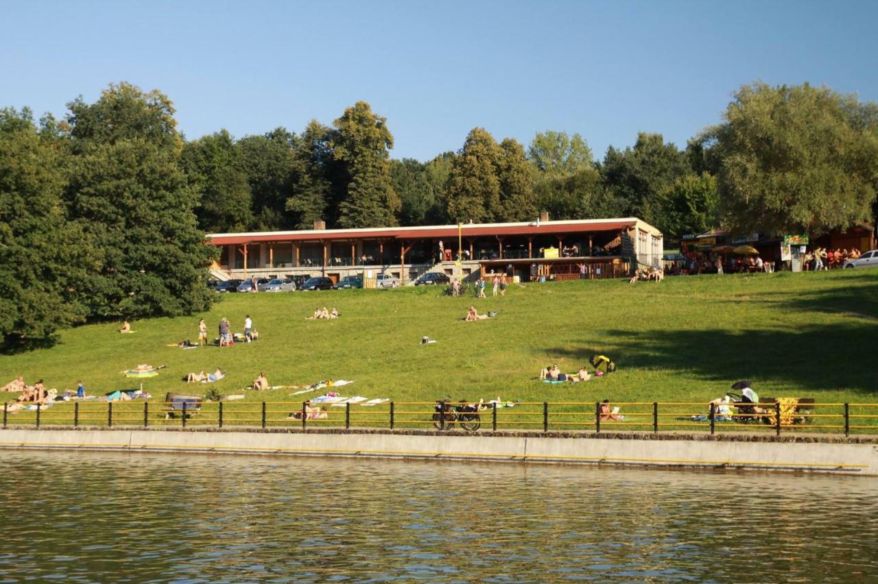 Restaurace Penzion Pod Sumarnikem Tvarozna Lhota Bagian luar foto