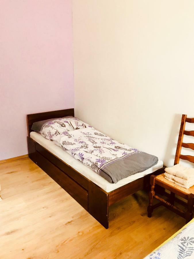 Restaurace Penzion Pod Sumarnikem Tvarozna Lhota Bagian luar foto