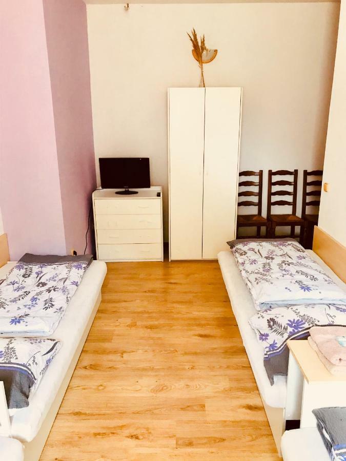 Restaurace Penzion Pod Sumarnikem Tvarozna Lhota Bagian luar foto