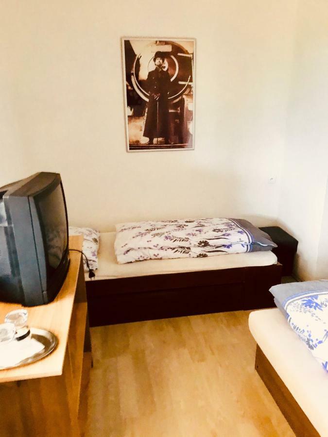 Restaurace Penzion Pod Sumarnikem Tvarozna Lhota Bagian luar foto