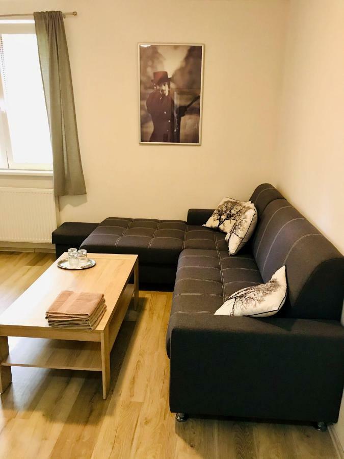 Restaurace Penzion Pod Sumarnikem Tvarozna Lhota Bagian luar foto