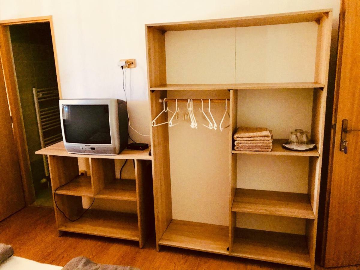 Restaurace Penzion Pod Sumarnikem Tvarozna Lhota Bagian luar foto
